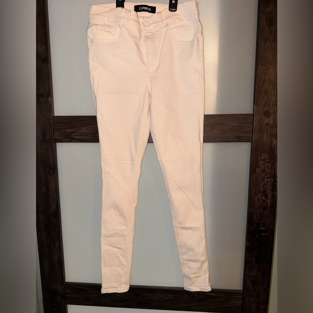 NWOT Express White Legging Jeans